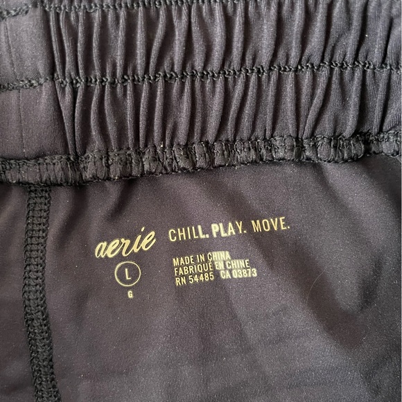 Aerie blue flower eyelet nylon running shorts. Size large - Picture 7 of 14